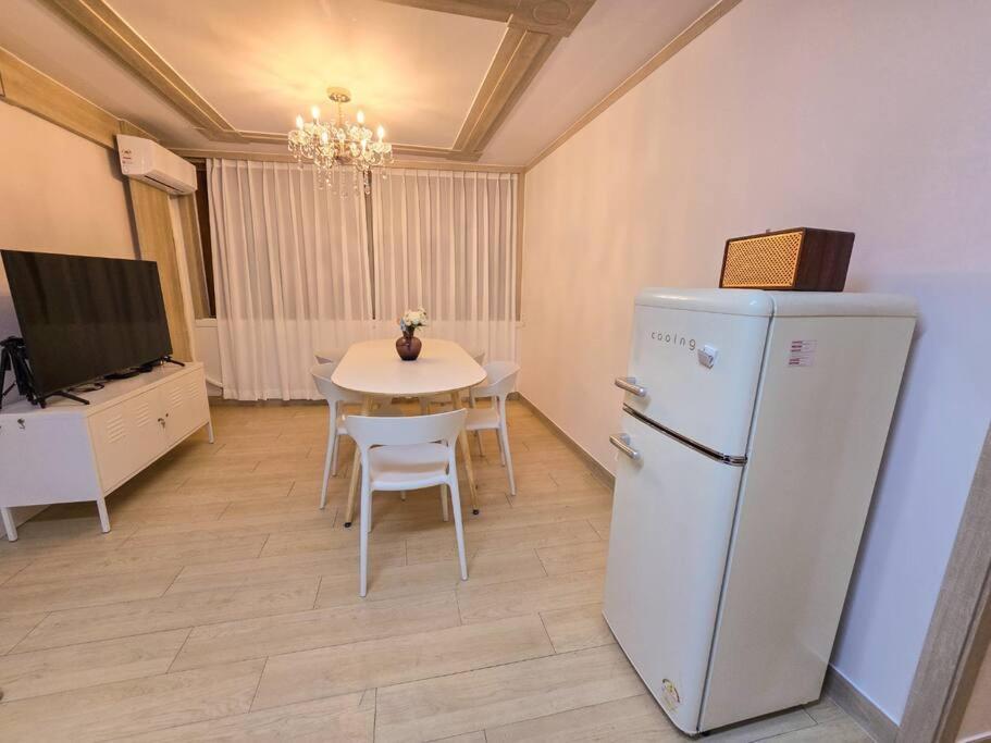 4bed,chillingstay Jongro Ddm, Ddp,dongmyo Station, 2min, Convenient Transportation To Sinseol-dong Station