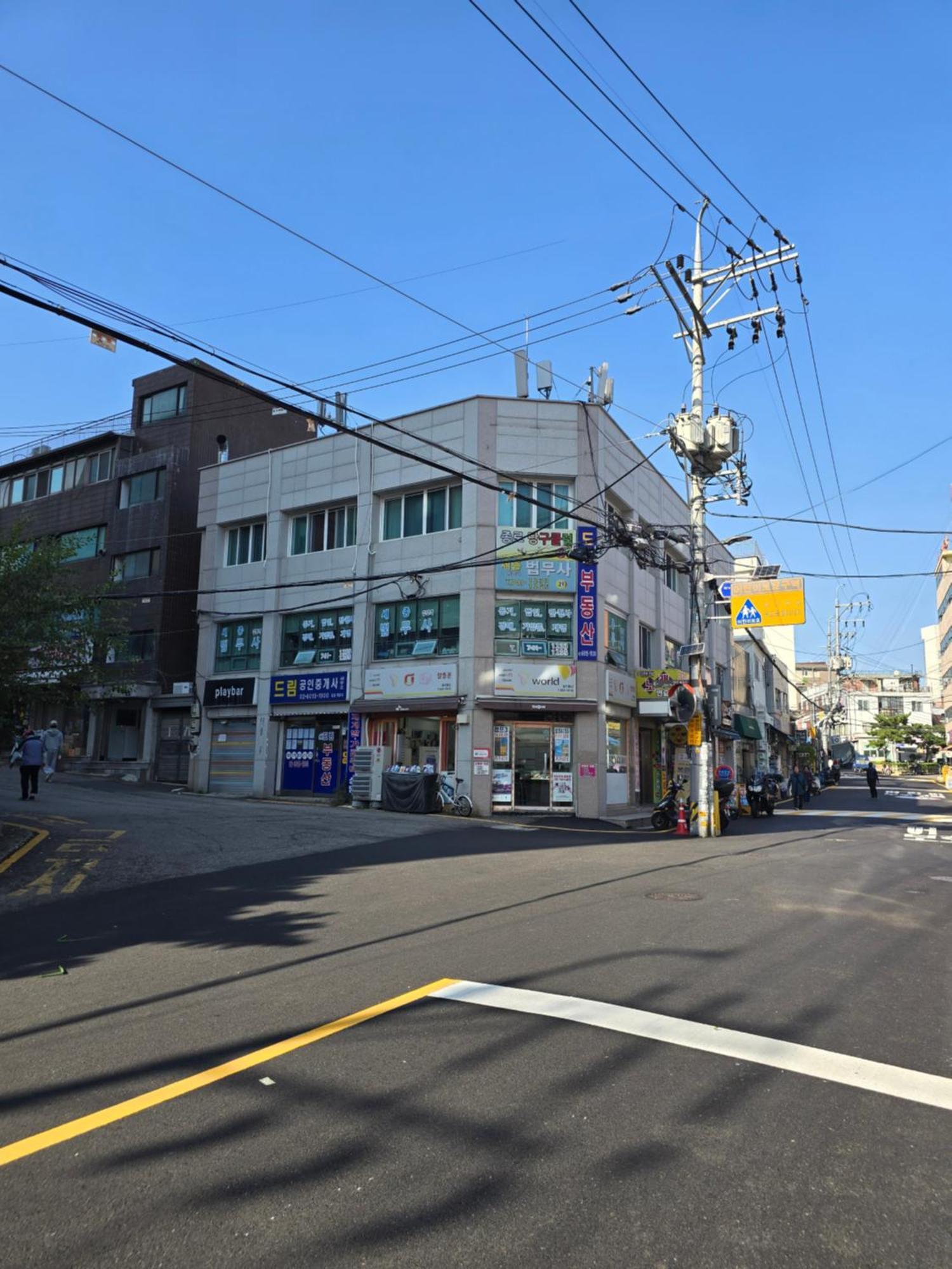 4bed,chillingstay Jongro Ddm, Ddp,dongmyo Station, 2min, Convenient Transportation To Sinseol-dong Station Seoul