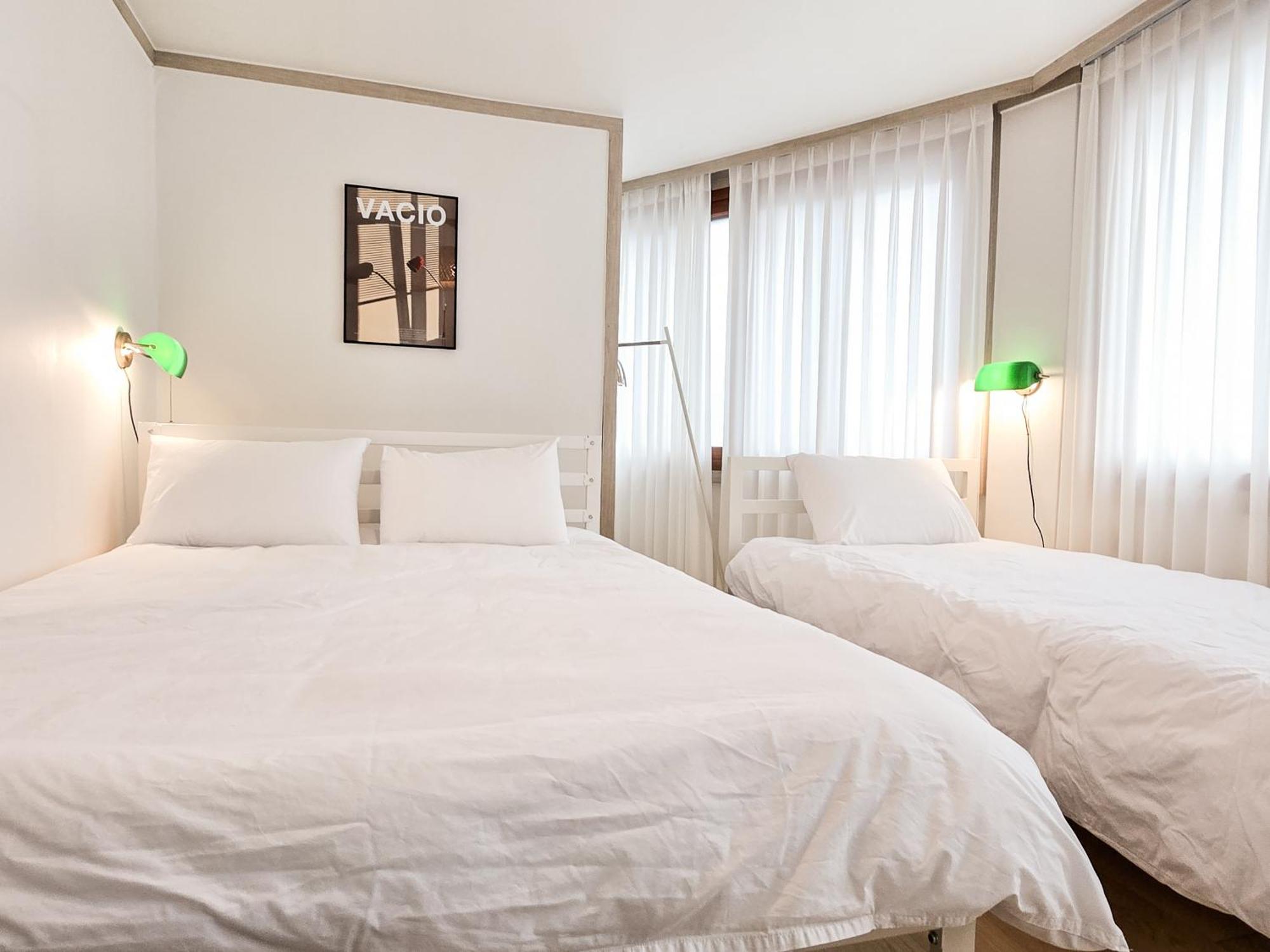 4bed,chillingstay Jongro Ddm, Ddp,dongmyo Station, 2min, Convenient Transportation To Sinseol-dong Station