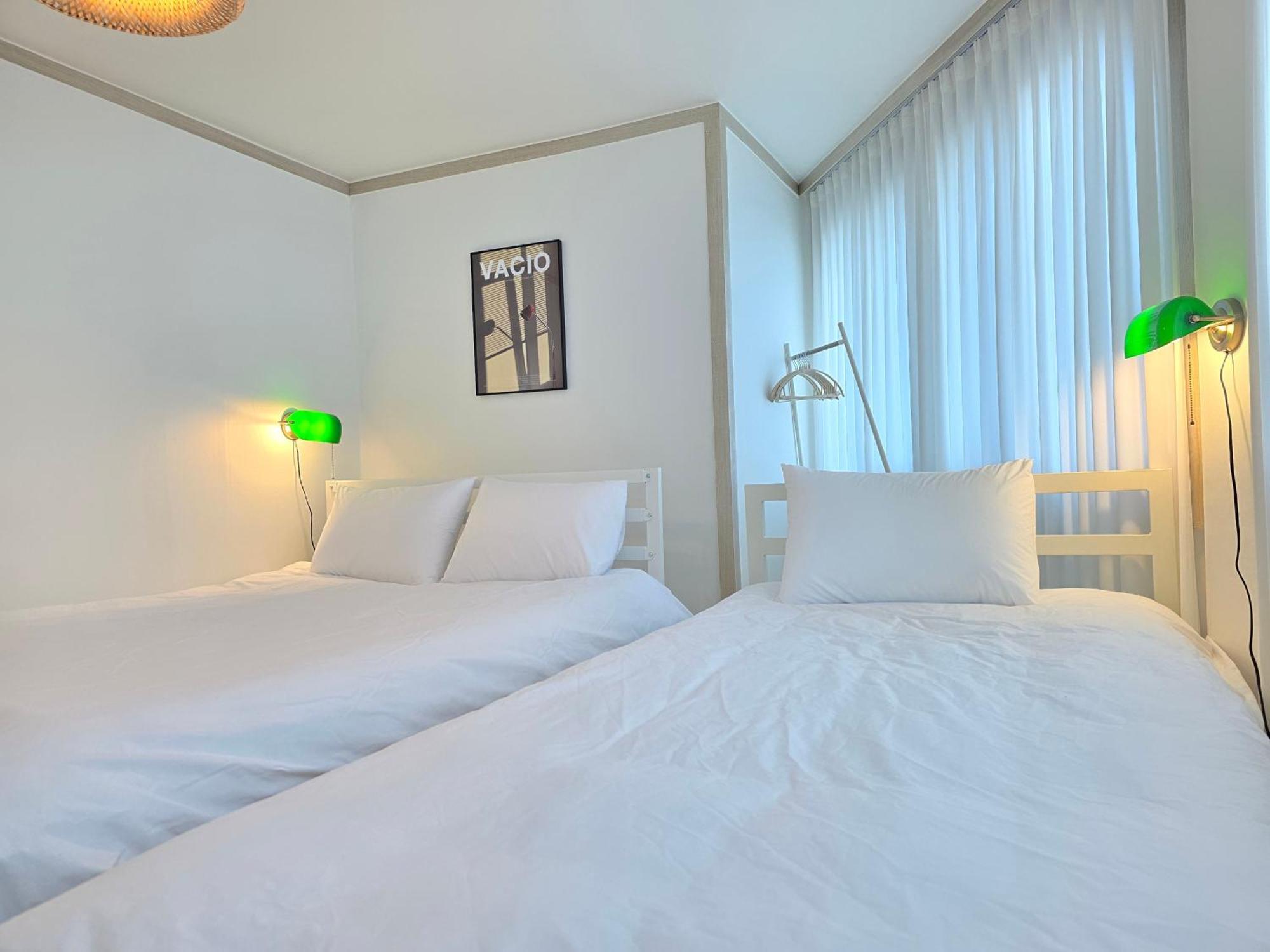 4bed,chillingstay Jongro Ddm, Ddp,dongmyo Station, 2min, Convenient Transportation To Sinseol-dong Station