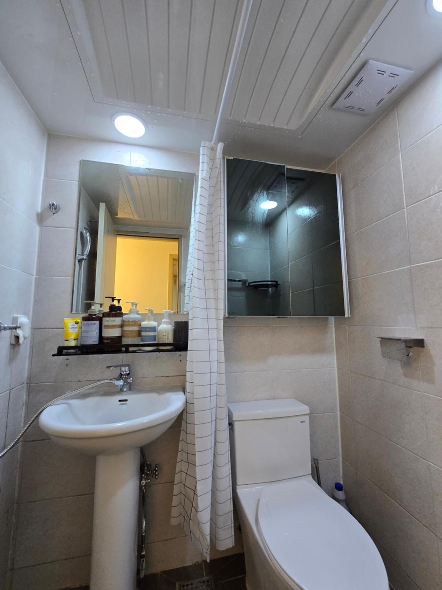 4bed,chillingstay Jongro Ddm, Ddp,dongmyo Station, 2min, Convenient Transportation To Sinseol-dong Station * Seoul